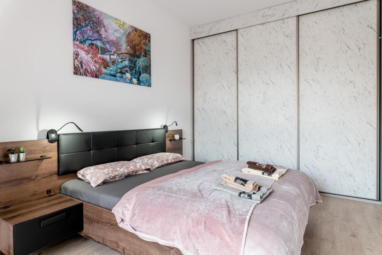 Апартаменти Apartwro - Apartament Przy Wyspie Slodowej, Garaz, Projektor, Rowery Вроцлав Екстер'єр фото