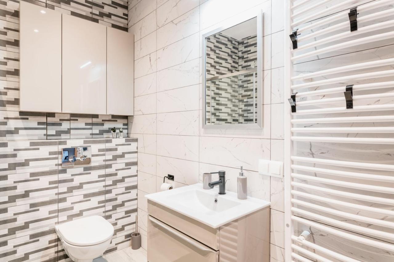 Апартаменти Apartwro - Apartament Przy Wyspie Slodowej, Garaz, Projektor, Rowery Вроцлав Екстер'єр фото