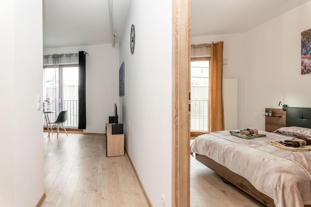 Апартаменти Apartwro - Apartament Przy Wyspie Slodowej, Garaz, Projektor, Rowery Вроцлав Екстер'єр фото